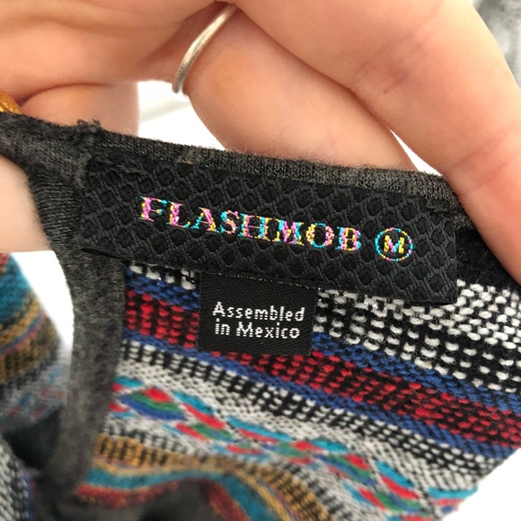 Cute patterned tank! - Picture 2 of 3